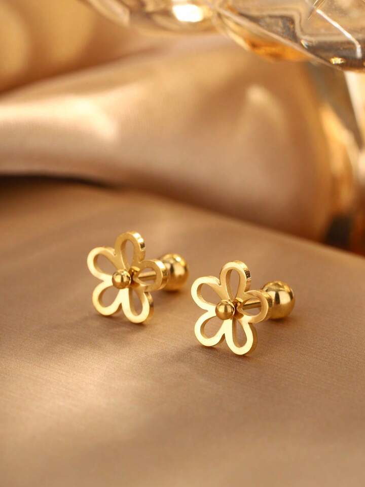 Delicate Daisy Stud Earrings