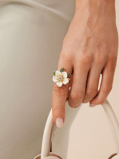 Cream Flower Embellished Ring